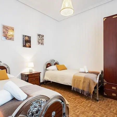 Trisquel Apartment